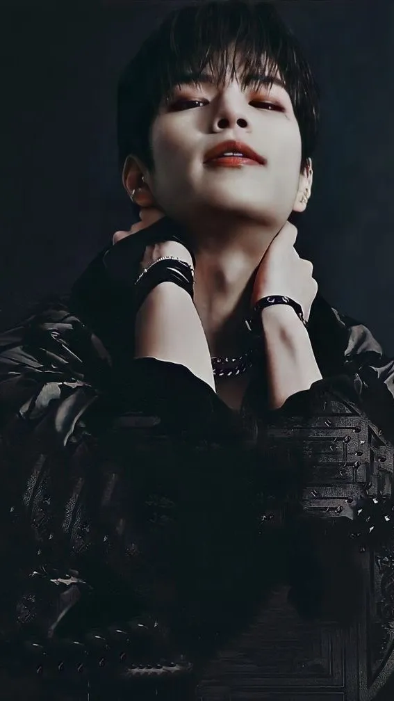 ai character: Seungmin  background