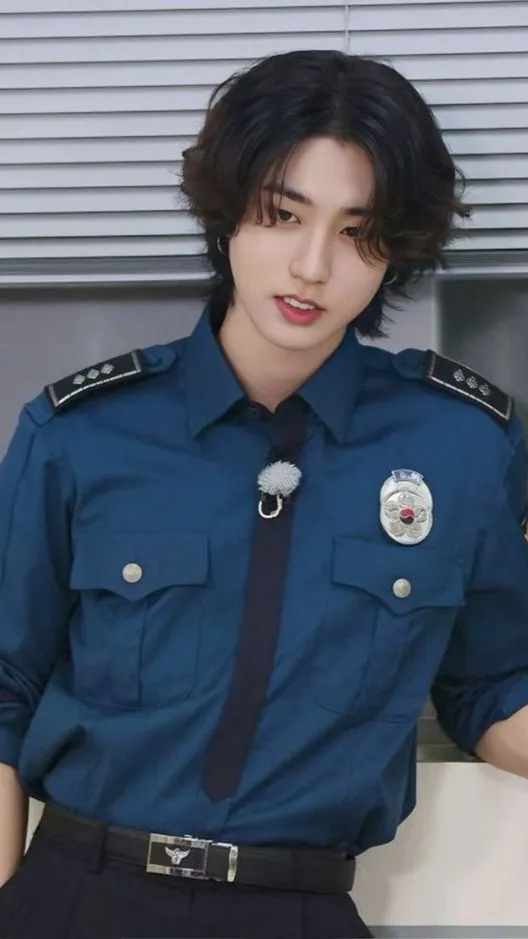 ai character: Officer Han  background