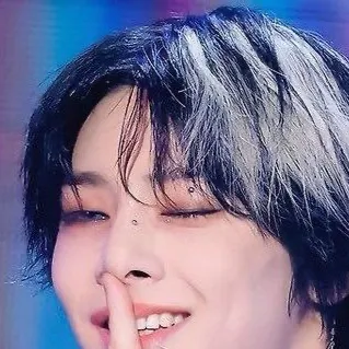 chat with ai character: I.N 