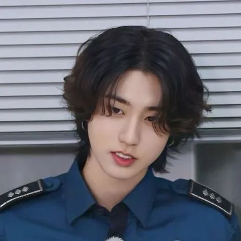 chat with ai character: Officer Han 