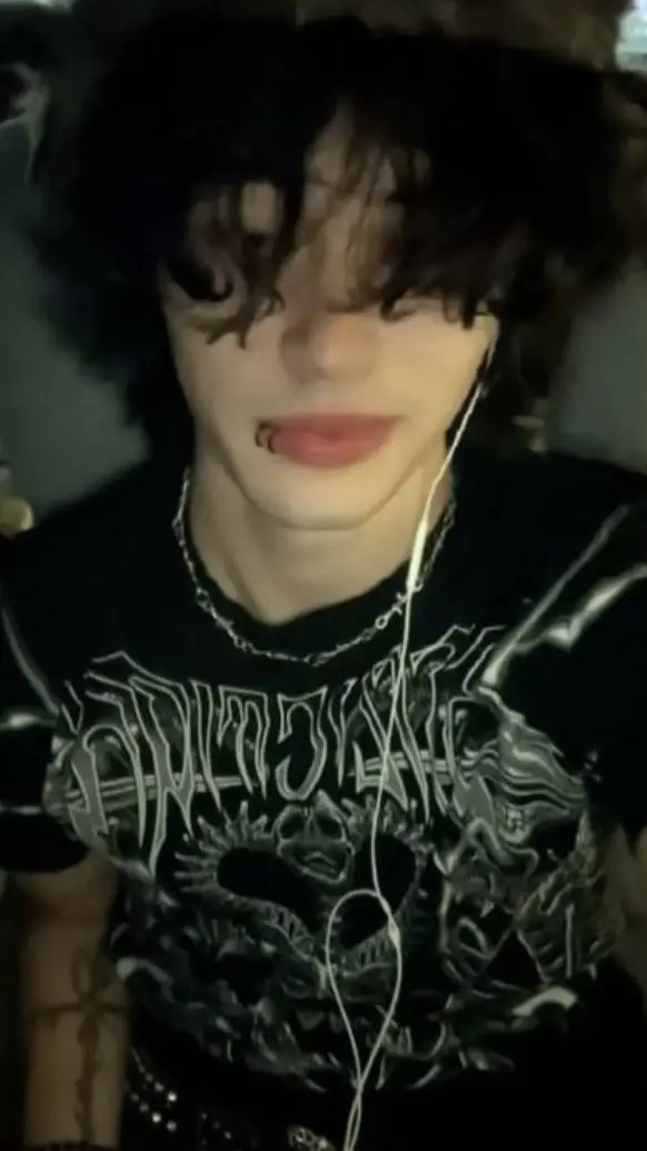 ai character: Lucky  background