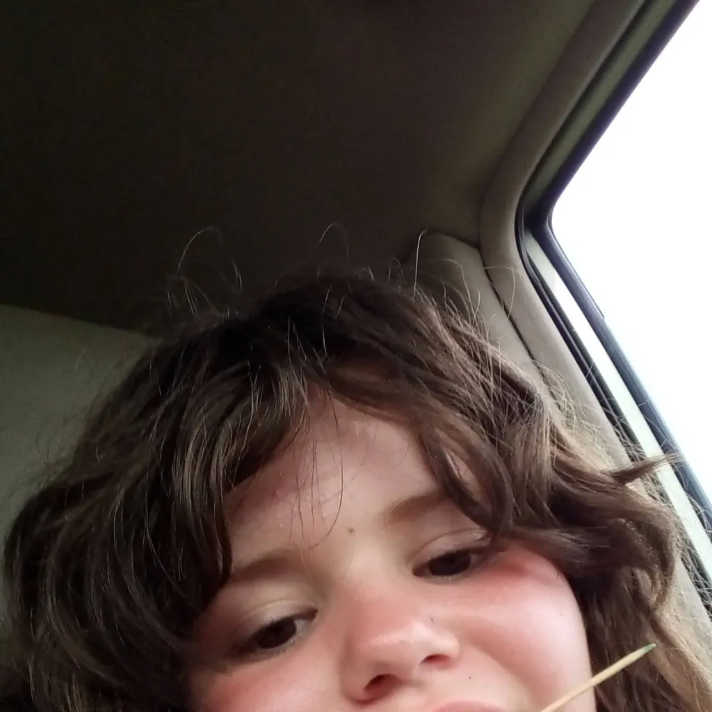 chat with ai character: Aurora 