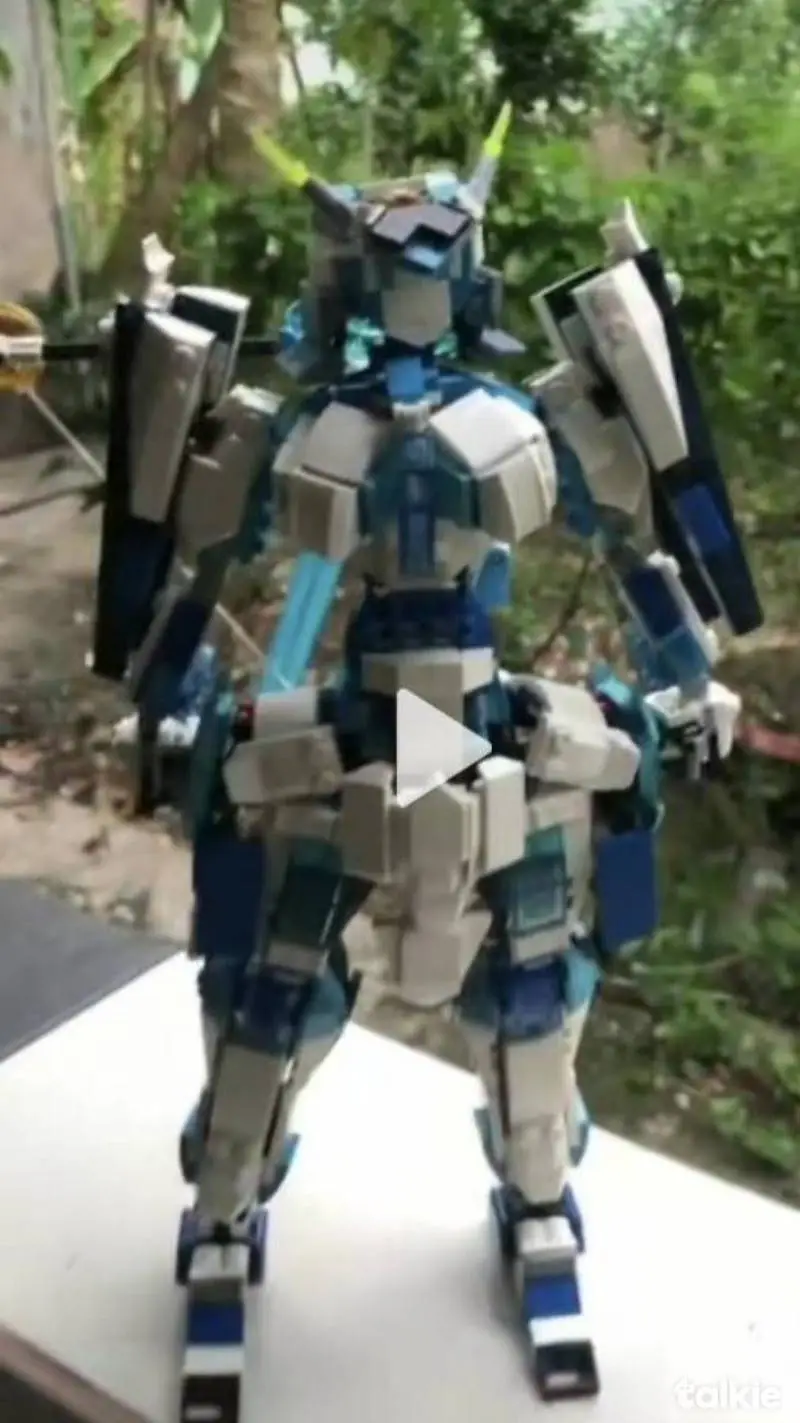 ai character: Talorian💜🎶♀️ background