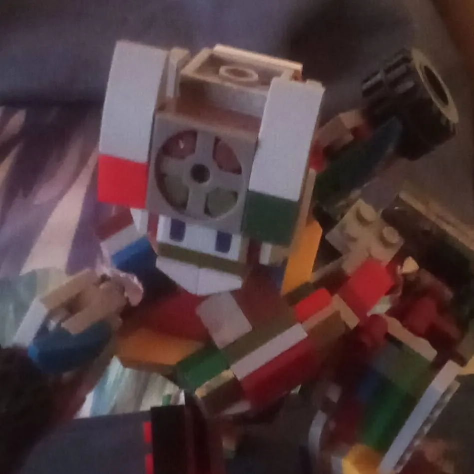 chat with ai character: Dylan Kyton♂️