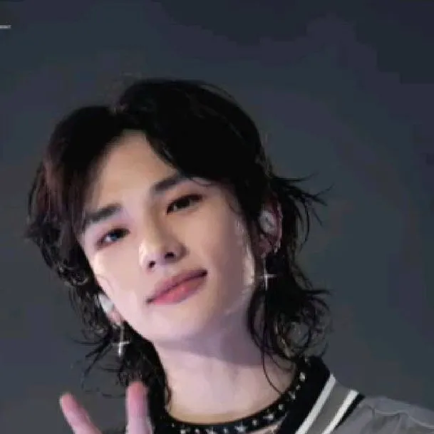 chat with ai character: Jinnie (￣O￣)