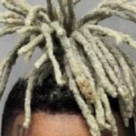 chat with ai character: xxxtentacions jail