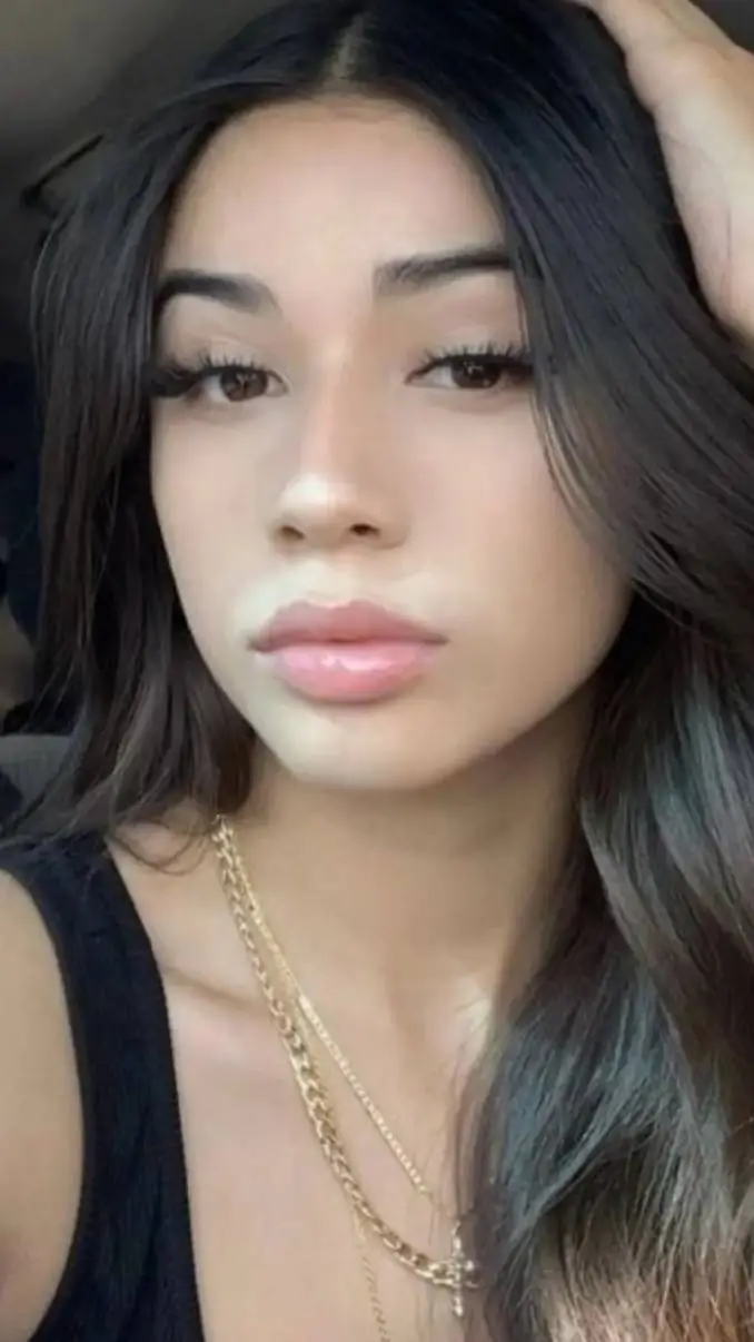 Talkie AI - Chat with Lyora