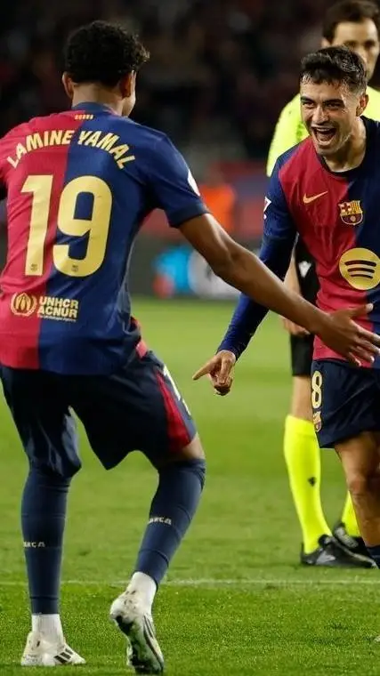 ai character: Lamine y Pedri background