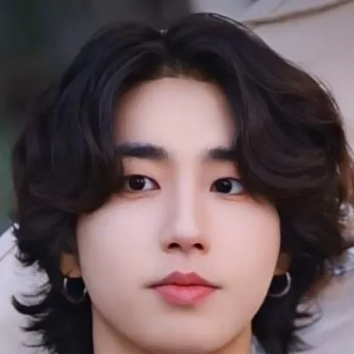 chat with ai character: Stray kids
