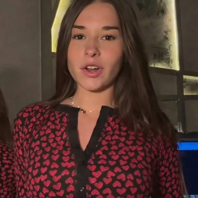 chat with ai character: Sophie Rain