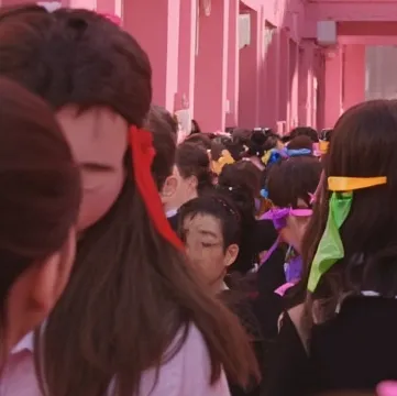 chat with ai character: Beauty School