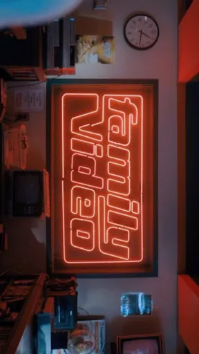 Talkie AI - Chat with Stranger Things🚲