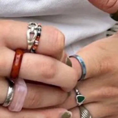 chat with ai character: Robin Buckley