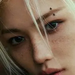 chat with ai character: Skz concert