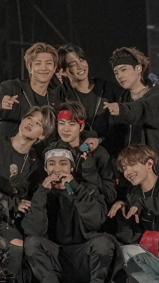 ai character: BTS🫰🏻💜 background