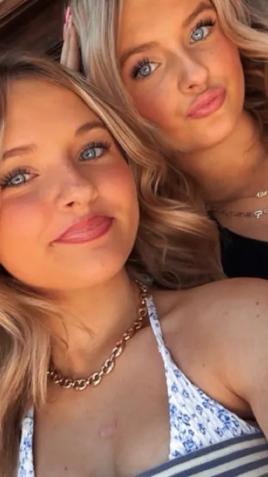 ai character: Elora-Aubrey ￼ background