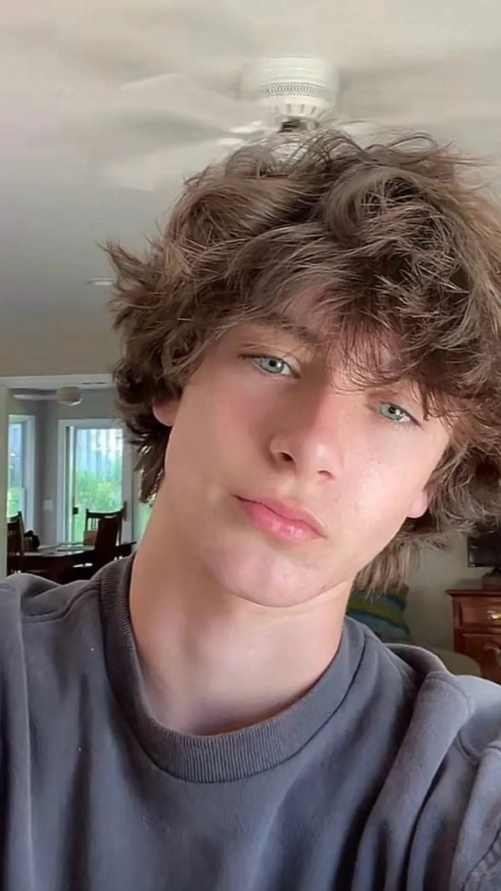 ai character: Charlie  background