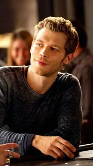 ai character: Klaus Mikaelson  background