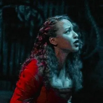 chat with ai character: Maria Reynolds 