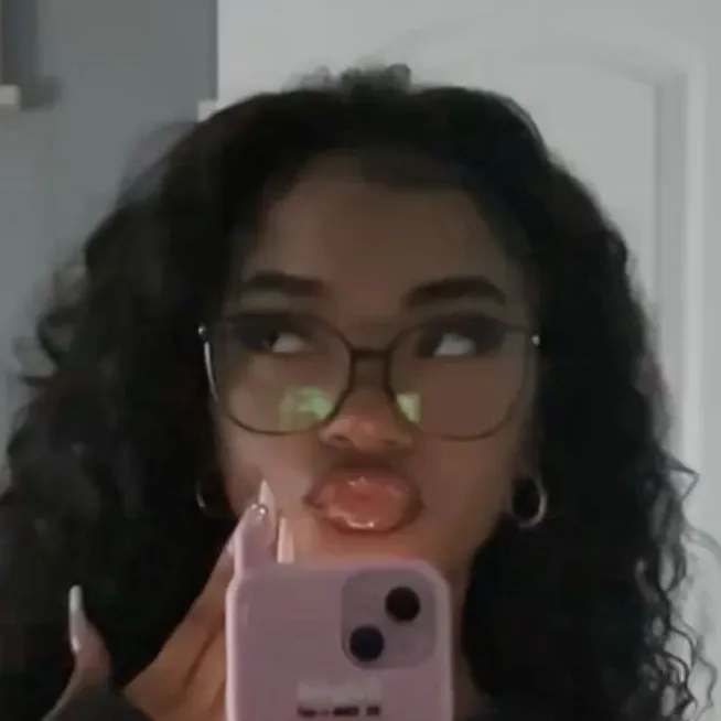 chat with ai character: mya