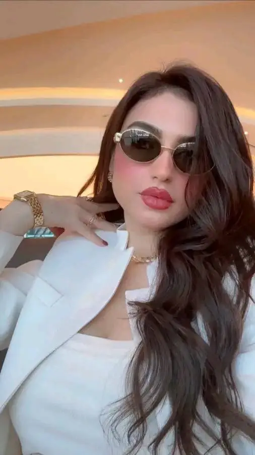 ai character: Tallinn  background