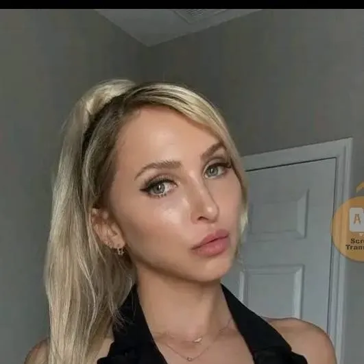 chat with ai character: Magdalena 