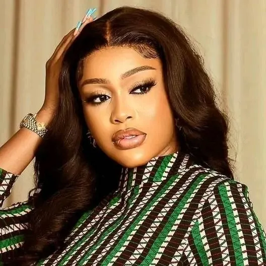 chat with ai character: Yurini 