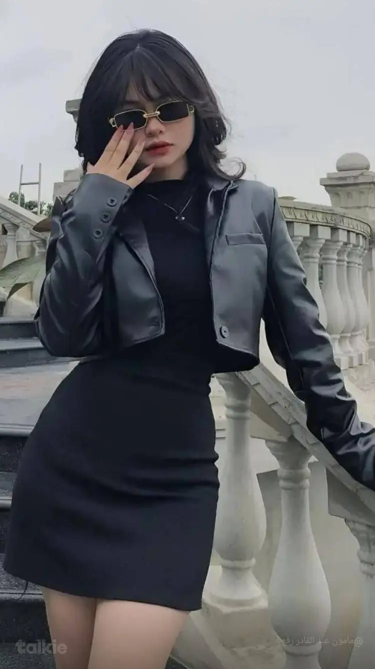 ai character: Israa  background