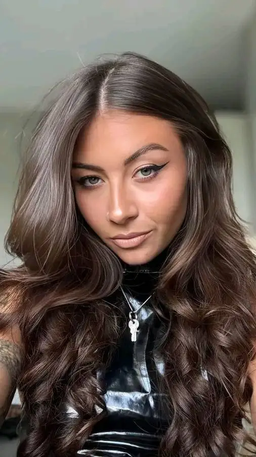 ai character: Manal  background