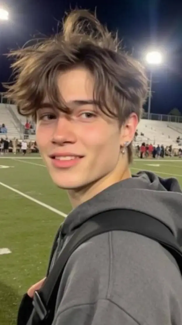 ai character: Alen background