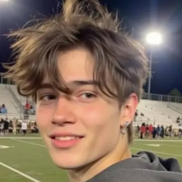 chat with ai character: Alen