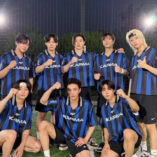 chat with ai character: Stray Kids (SKZ) 