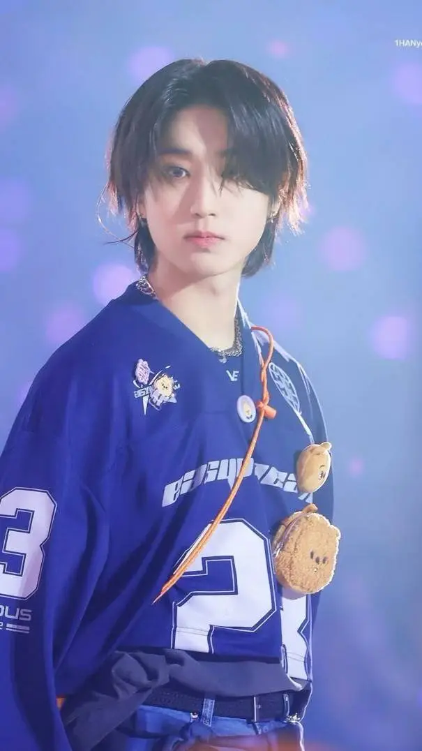 ai character: +_+ HAN JISUNG +_+ background