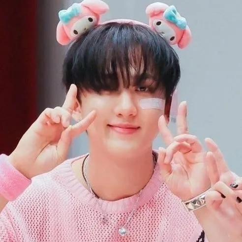 chat with ai character: 💘Changbin-skz💞