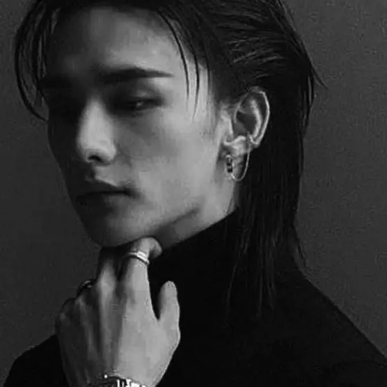 chat with ai character: ⛓Hyunlix-Hyunjin⛓