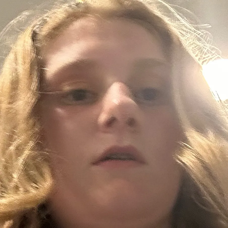 chat with ai character: Harley Greystar 