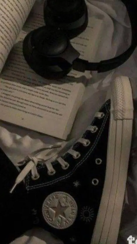 ai character: ⟨The Doctor⟩ background