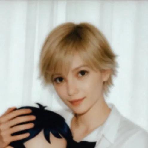 chat with ai character: Adrien agreste 