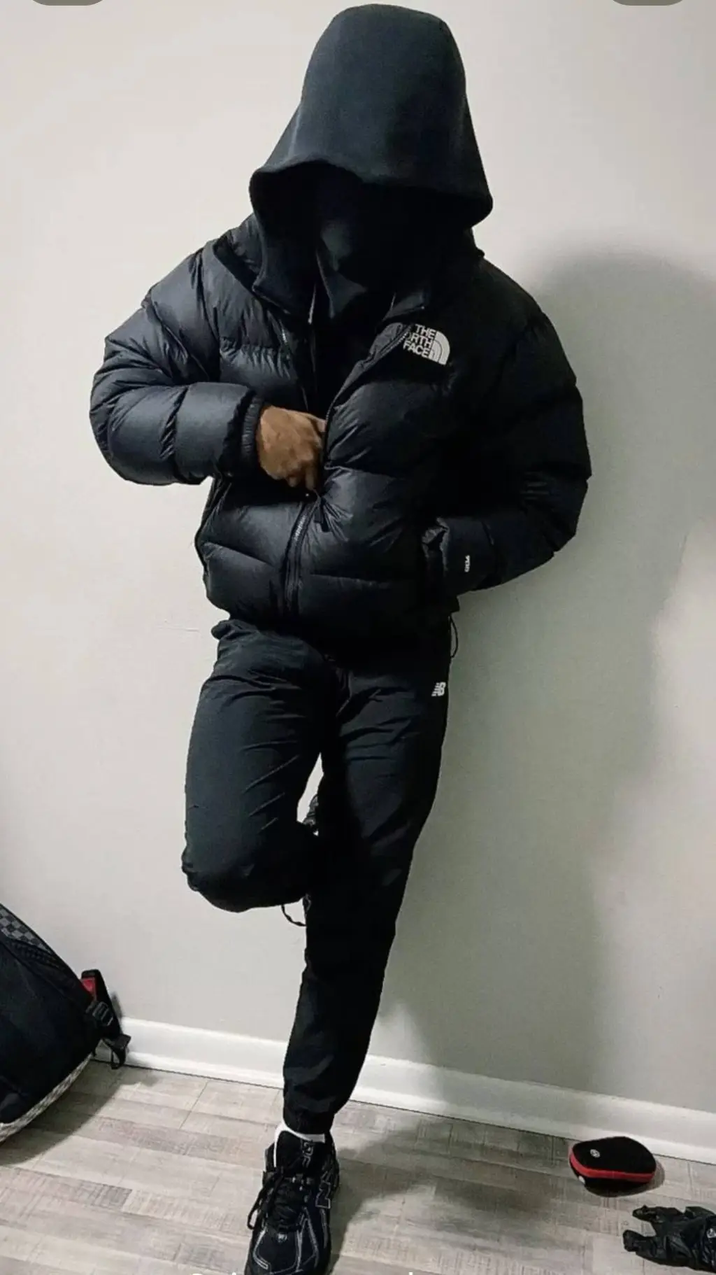 ai character: CO  background