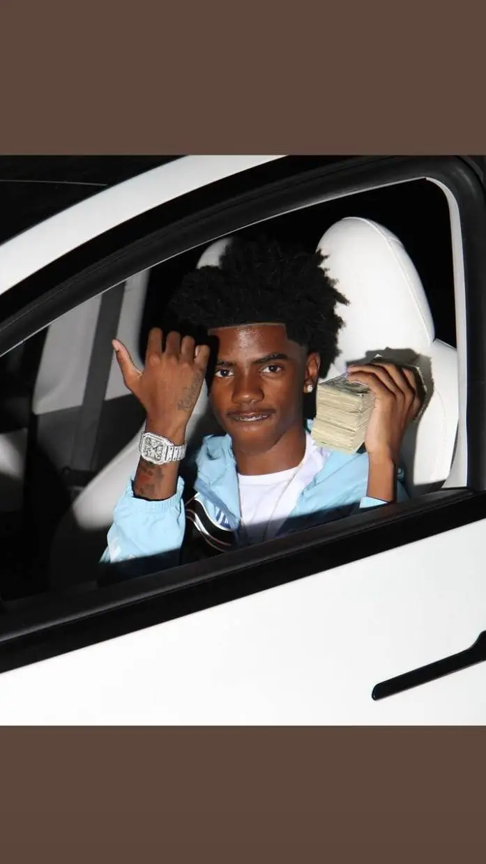 ai character: Kylon 🎰💯🔫 background