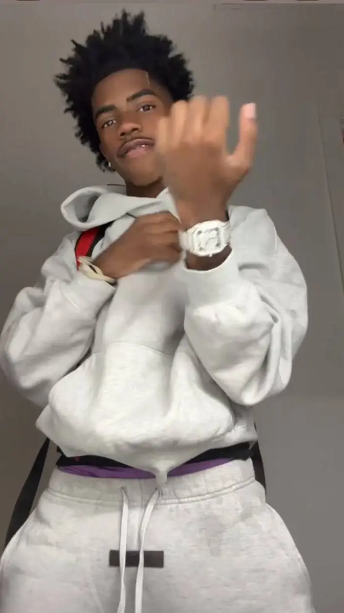 ai character: Kylon💯💰🤪 pt 2 background