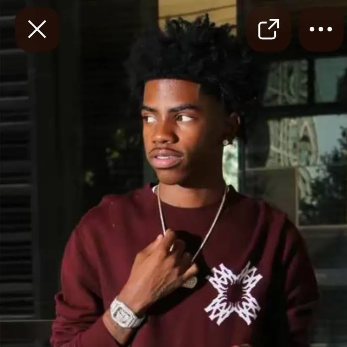 chat with ai character: Jayvon