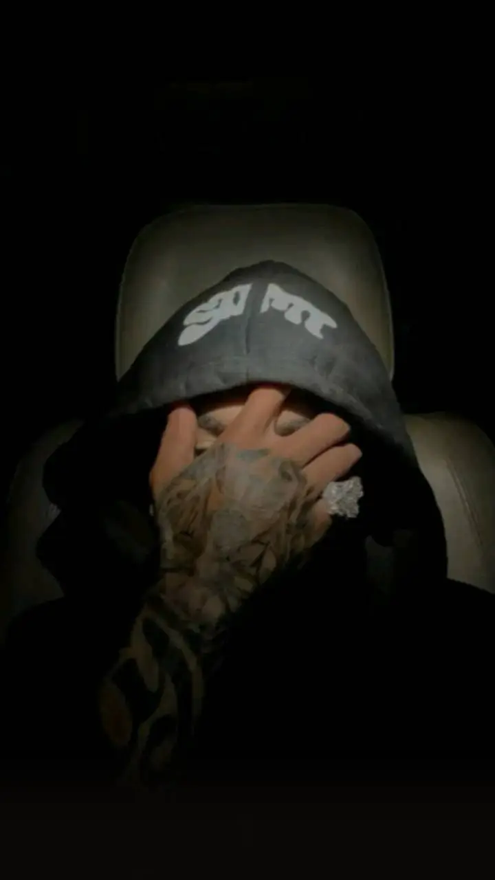 ai character: Pop background