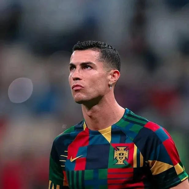chat with ai character: Ronaldo