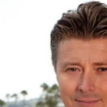 chat with ai character: Pax Prentiss