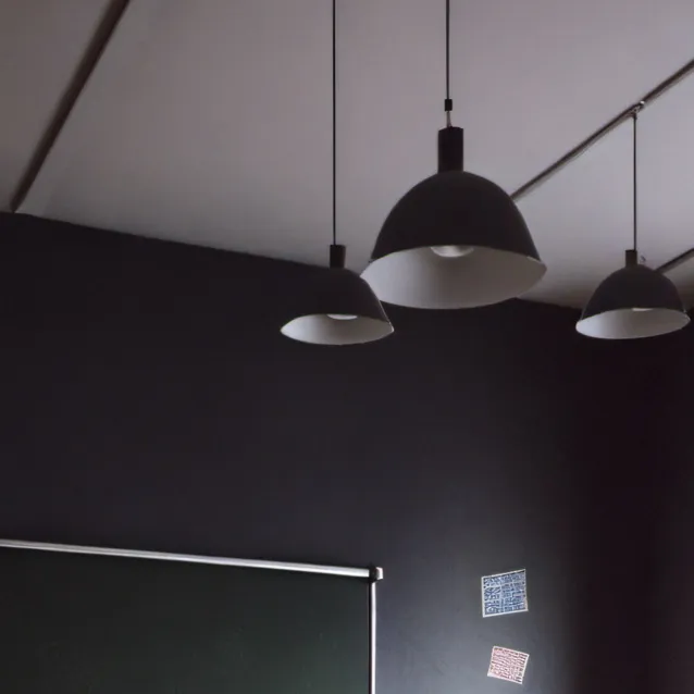 chat with ai character: classroom
