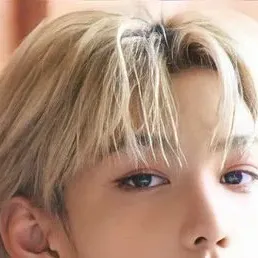 chat with ai character: 🐥♡Felix☆🐥