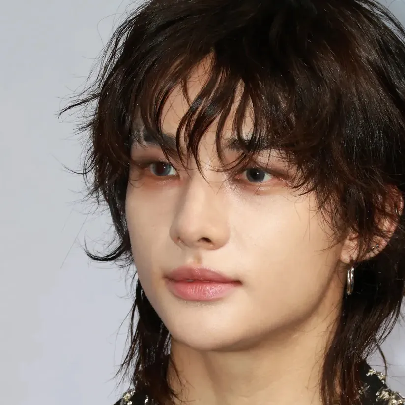 chat with ai character: [Hyunjin]