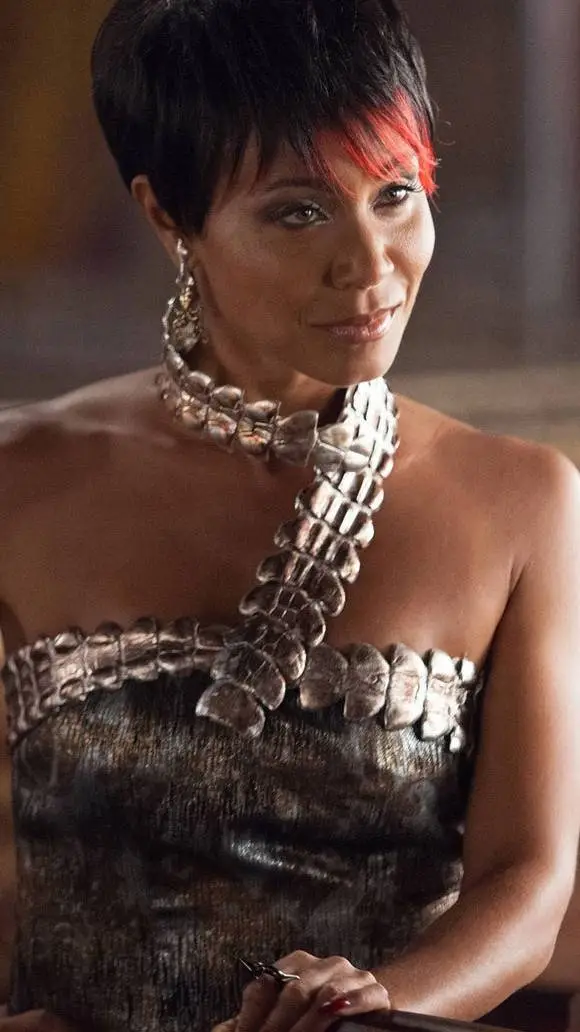 ai character: Fish Mooney  background