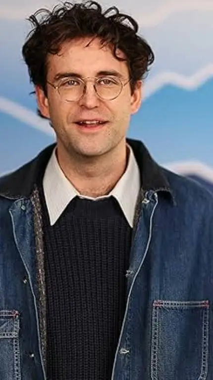 ai character: John Reynolds background